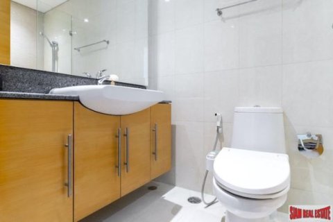 2 bedrooms Apartment in Bangkok, Thailand No. 96147 16