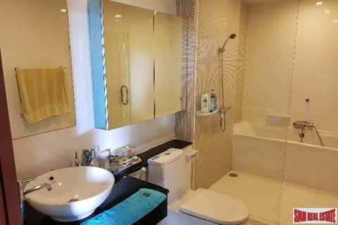 2 bedrooms Apartment in Bangkok, Thailand No. 96823 12