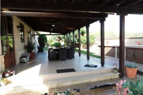 4 bedrooms Villa in Episkopi, Cyprus No. 82686 4
