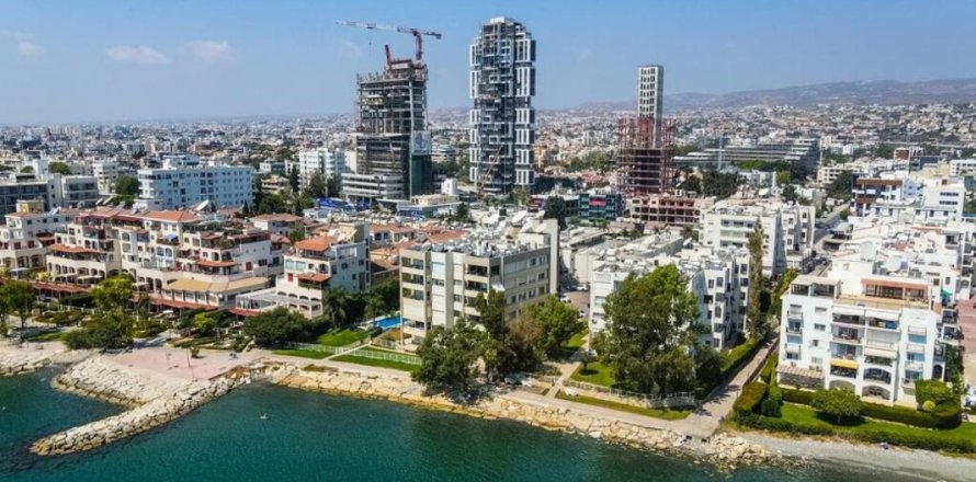 3 dormitorios Apartment en Limassol, Cyprus No. 106933