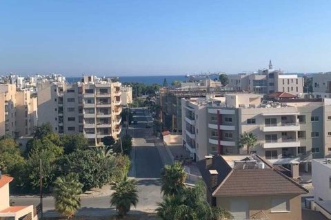 2 bedrooms Penthouse in Germasogeia, Cyprus No. 32422 4