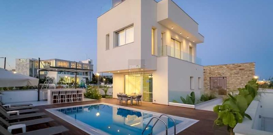 4 bedrooms House in Ayia Napa, Cyprus No. 62694