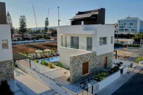 4 bedrooms House in Ayia Napa, Cyprus No. 62694 8