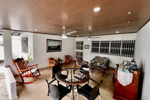 3 bedrooms House in Panama City, Panama No. 112920 9