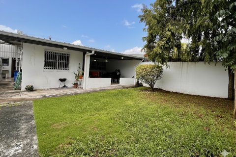 3 bedrooms House in Panama City, Panama No. 112920 10