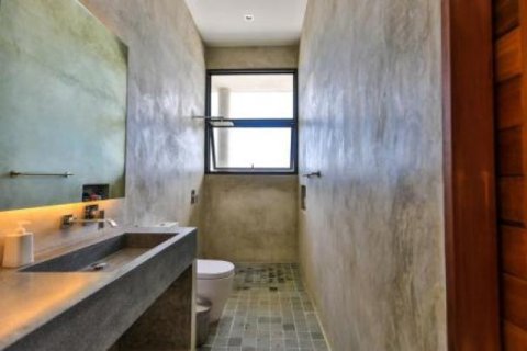 3 bedrooms Villa on the Chaweng Beach, Thailand No. 95929 16