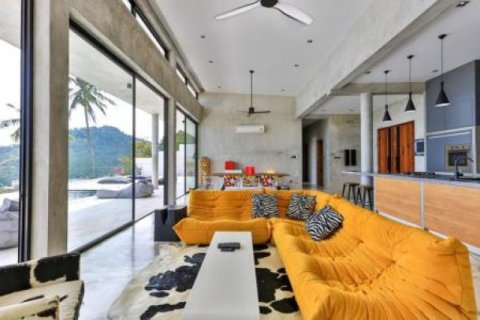 3 bedrooms Villa on the Chaweng Beach, Thailand No. 95929 4
