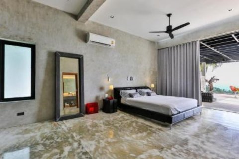 3 bedrooms Villa on the Chaweng Beach, Thailand No. 95929 14