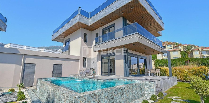 4 bedrooms Villa in Alanya, Turkey No. 23637