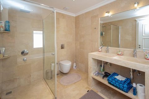 6 rooms Apartment in Nong Ha, Vietnam No. 20634 9