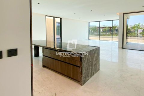 5 bedrooms Villa in Dinh Xuyen, Vietnam No. 93202 1