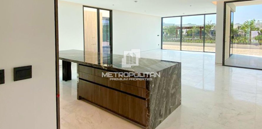 5 bedrooms Villa in Dinh Xuyen, Vietnam No. 93202