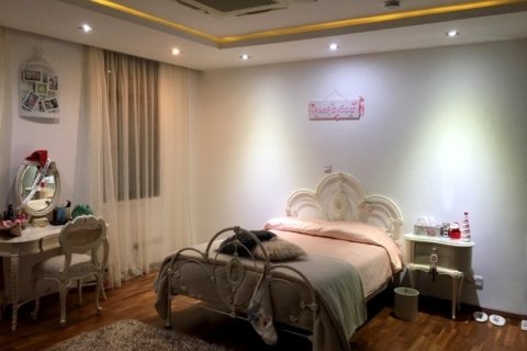 8 bedrooms Villa in Larnaca, Cyprus No. 106313 4