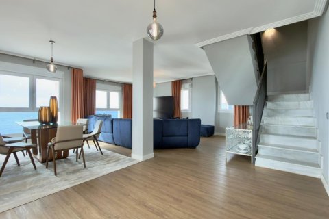 4 bedrooms Penthouse in Villajoyosa, Spain No. 125169