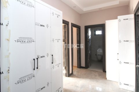 4 bedrooms Apartment in Vu Xa, Vietnam No. 11057 22