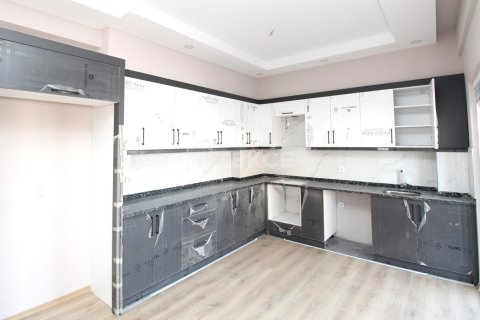 4 bedrooms Apartment in Vu Xa, Vietnam No. 11057 16