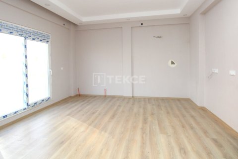 4 bedrooms Apartment in Vu Xa, Vietnam No. 11057 10