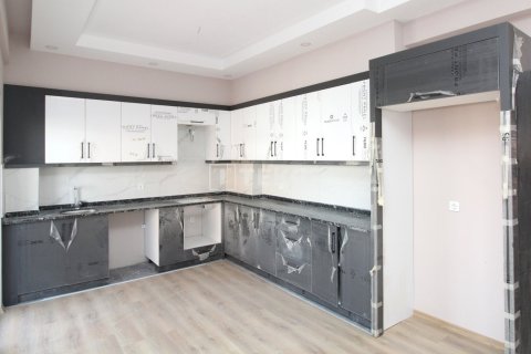 4 bedrooms Apartment in Vu Xa, Vietnam No. 11057 18