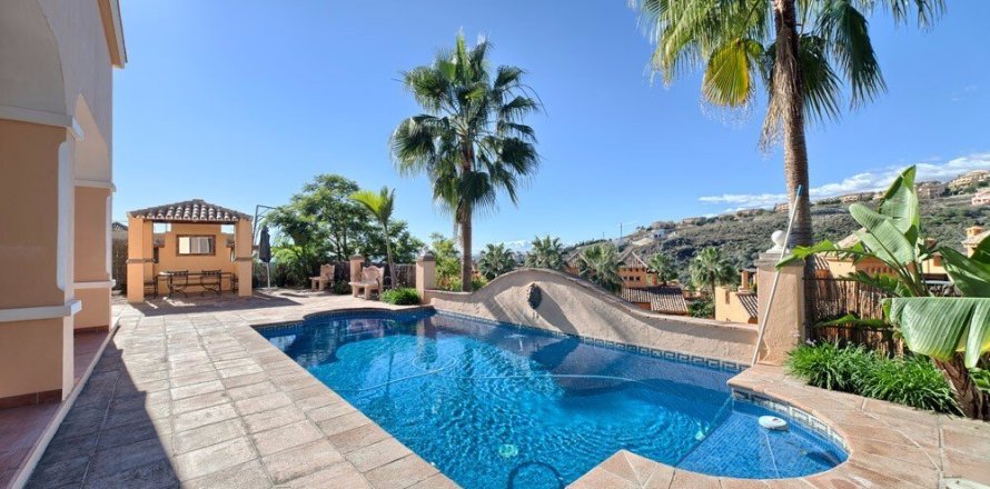 4 dormitorios  en Cat Trinh, Vietnam No. 25227