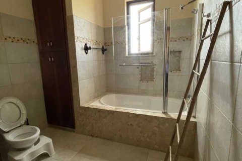 7 bedrooms House in Episkopi, Cyprus No. 30776 8