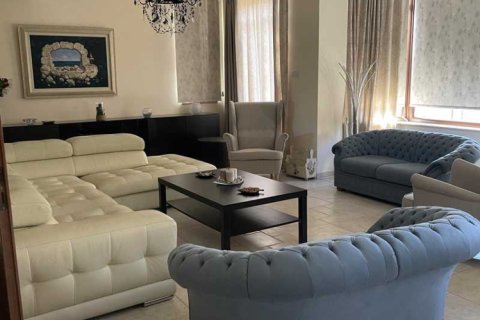 7 bedrooms House in Episkopi, Cyprus No. 30776 3