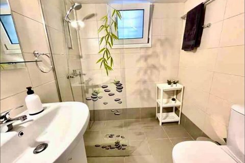 2 bedrooms Apartment in Athens, Greece No. 107815 9