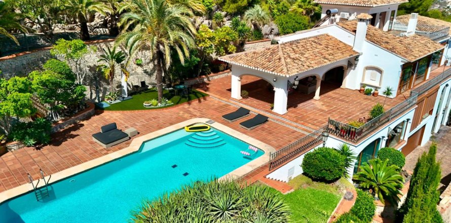4 bedrooms Villa in La Pedrera, Spain No. 125756