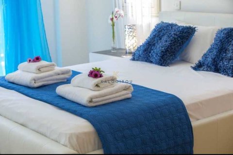 4 bedrooms House in Mazotos, Cyprus No. 74497 12