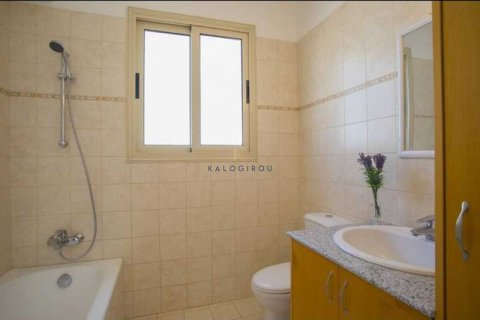 4 bedrooms House in Mazotos, Cyprus No. 74497 13