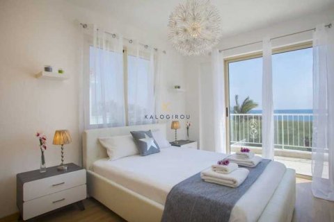 4 bedrooms House in Mazotos, Cyprus No. 74497 8