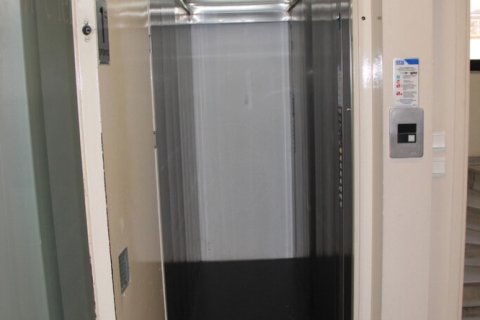 1070m² Building in Peristeri, Greece No. 108530 10