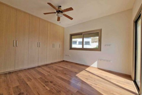 6 bedrooms House in Mesa Geitonia, Cyprus No. 29150 3