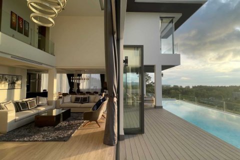 5 bedrooms Villa in Layan Beach, Thailand No. 2015 3