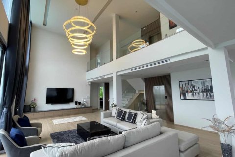 5 bedrooms Villa in Layan Beach, Thailand No. 2015 4