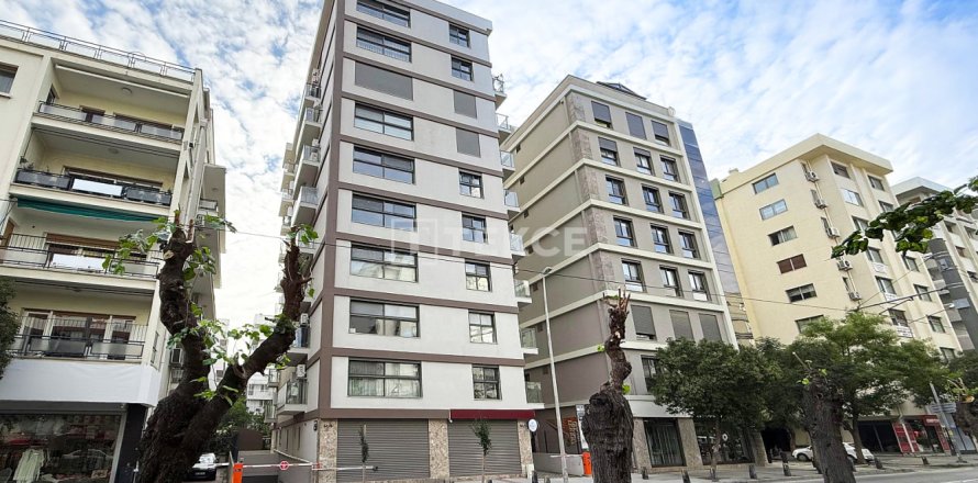 2 bedrooms Apartment in Izmir, Turkey No. 123542