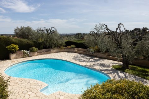 Вилла с 6 спальнями в Ле Руре, Франция №67926 2