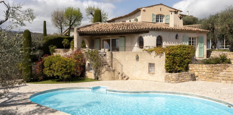 Вилла с 6 спальнями в Ле Руре, Франция №67926