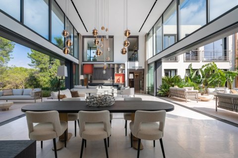 6 bedrooms Villa in Mougins, France No. 82368 4