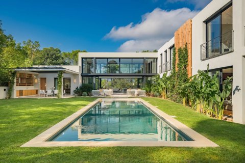 6 bedrooms Villa in Mougins, France No. 82368 1