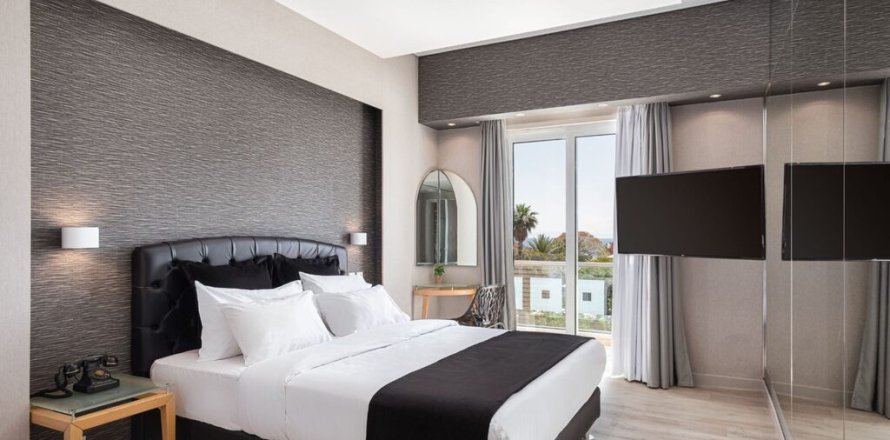 2200m² Hotel in Glyfada, Greece No. 58974