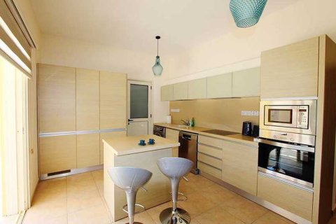 4 bedrooms House in Pyla, Cyprus No. 72852 6