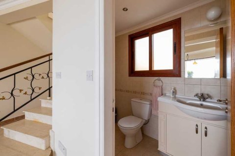 4 bedrooms Villa in Pegeia, Cyprus No. 30855 12