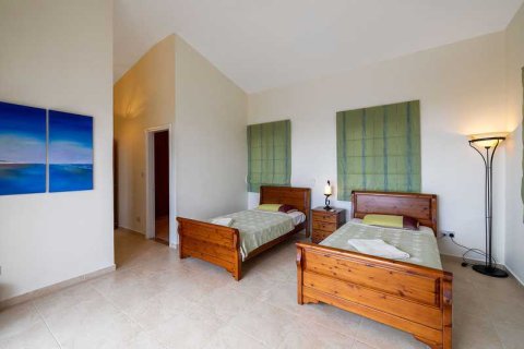 4 bedrooms Villa in Pegeia, Cyprus No. 30855 13