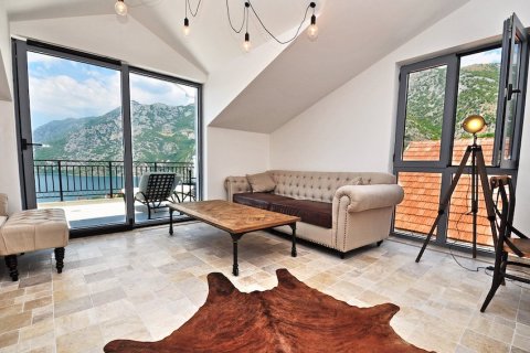 2 bedrooms Apartment in Kotor, Montenegro No. 104753 9