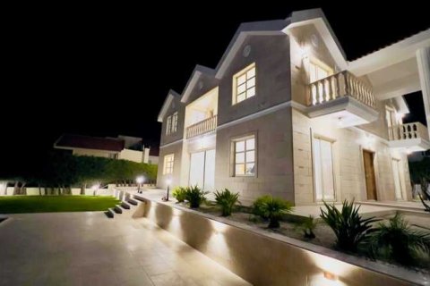 5 bedrooms Villa in Palodeia, Cyprus No. 84349 4