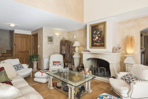 5 chambres Villa à Châteauneuf-Grasse, France No. 100256 4