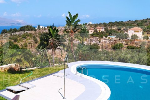 4 bedrooms Villa in Crete, Greece No. 24320 8