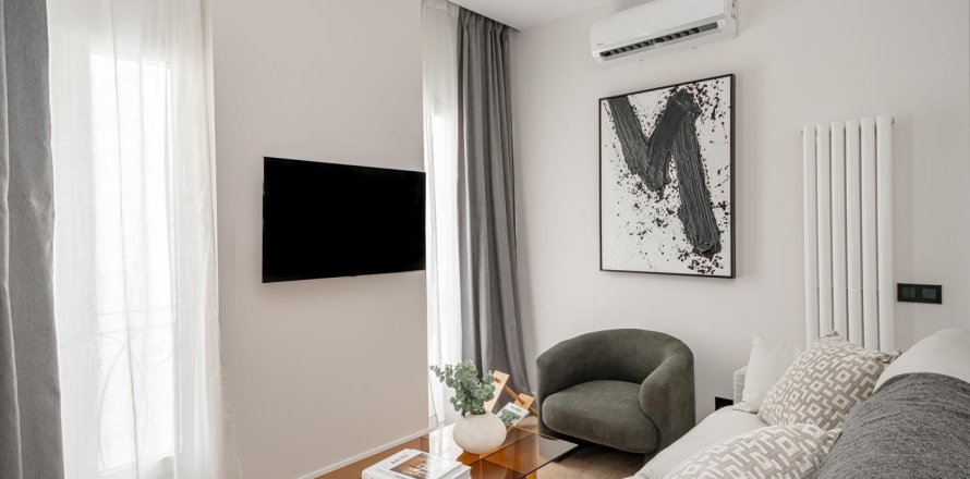 3 bedrooms Apartment in Madrid, Spain No. 124574