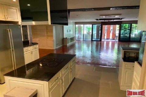 3 bedrooms Apartment in Bangkok, Thailand No. 96354 4