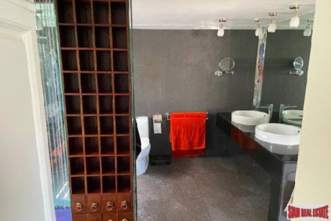 3 bedrooms Apartment in Bangkok, Thailand No. 96354 6